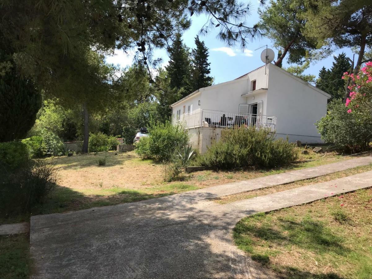 Beach House Black Olive Villa Slatine Eksteriør bilde